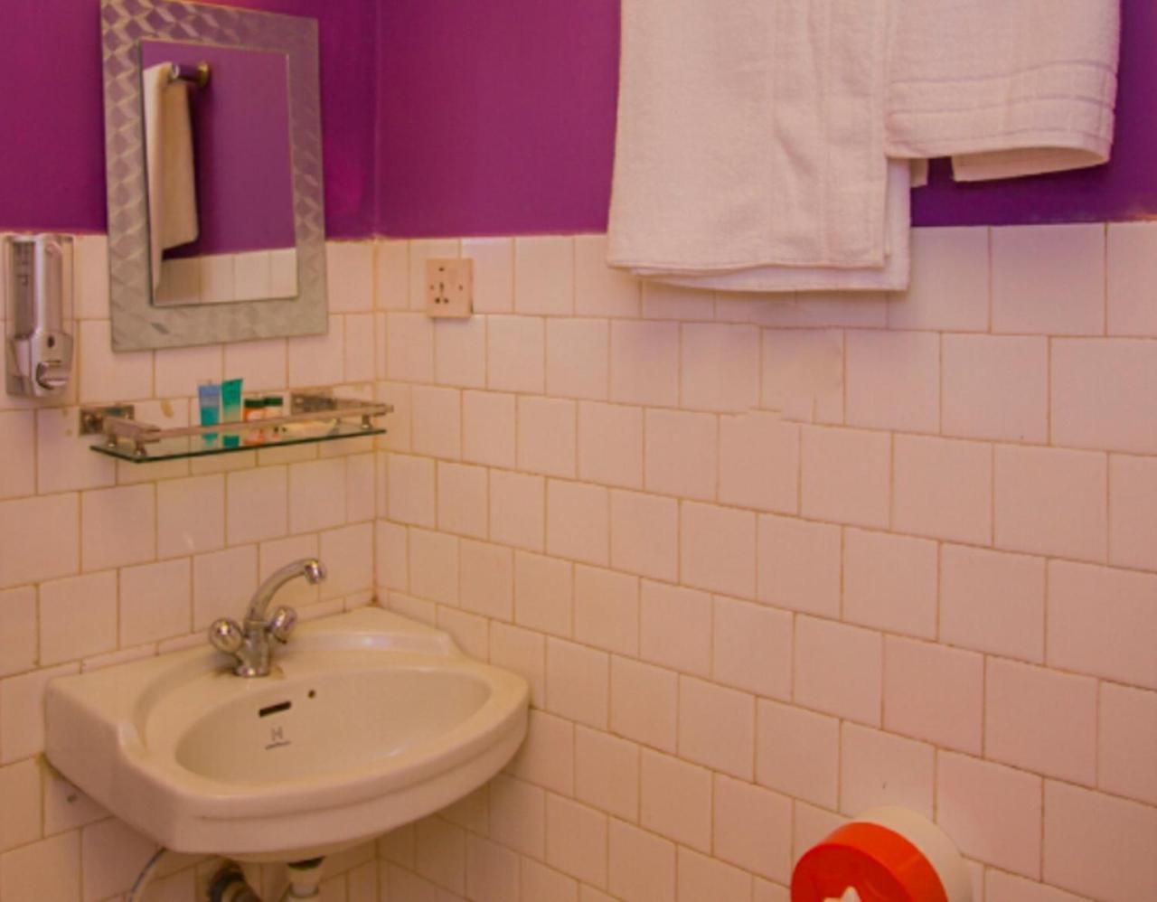 Oyo 166 Kathmandu Tourist Home 외부 사진